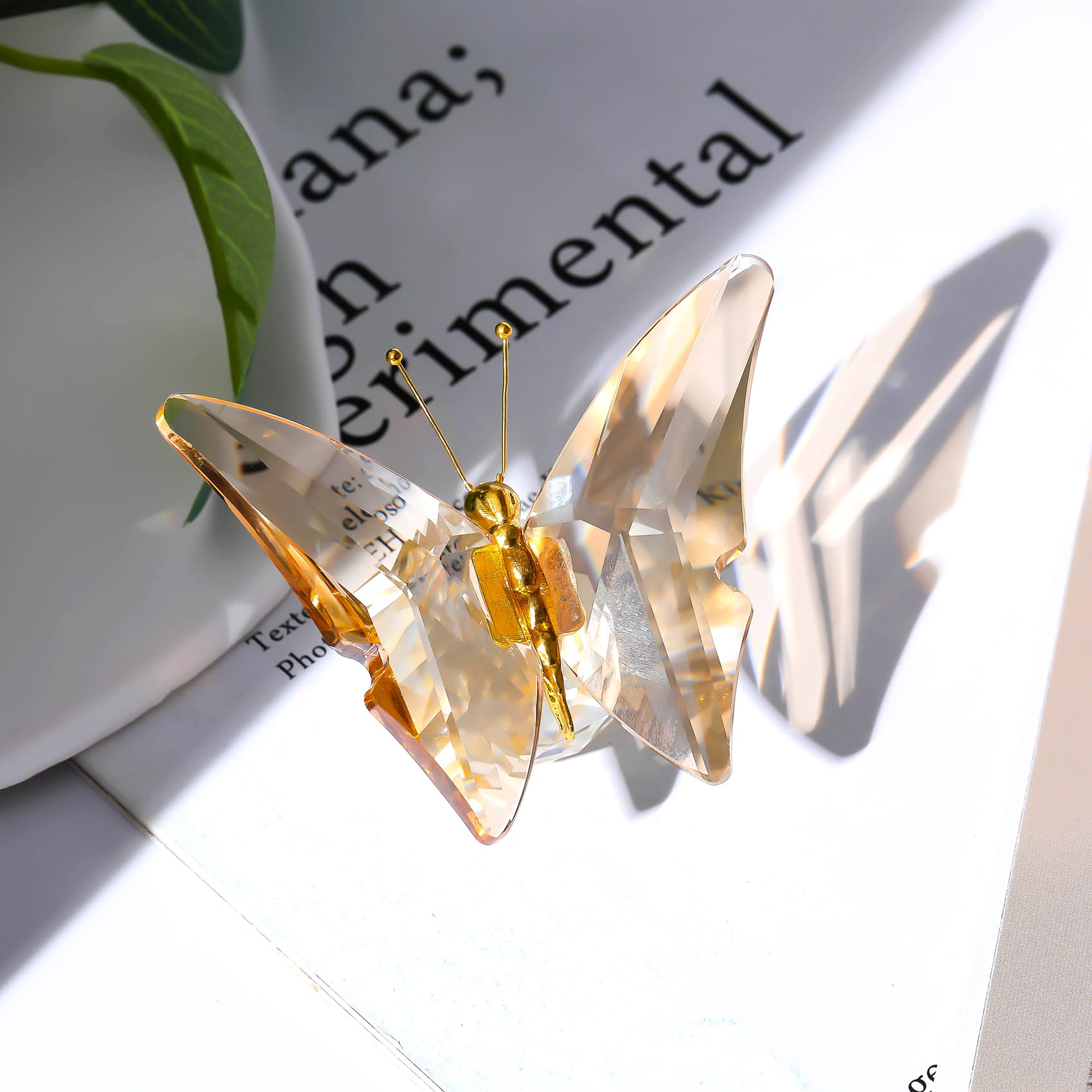 Ornalrist Golden Crystal Butterfly Figurines Gifts for Women, Flying Butterfly Collectible Figurines Paperweights Crystal Animals Figurines for Tabletop Home Decor (Golden)